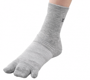 外反母趾の改善におすすめな5本指ソックス選 靴下で劇的に治ると評判のアイテムを紹介 Fastrend ファストレンド