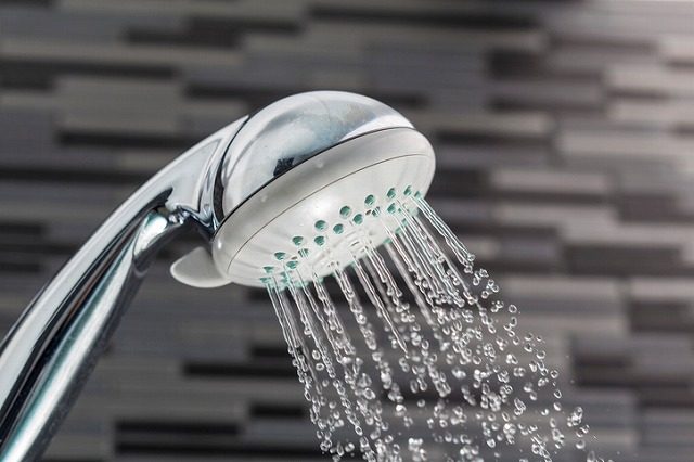 節水効果があるシャワーヘッドについて　水が出るシャワーヘッドの図