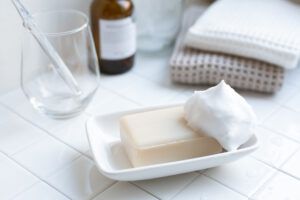 牛乳石鹸の 洗顔効果 がすごい 赤箱 青箱どちらが良いか 実際に試してみました Fastrend ファストレンド